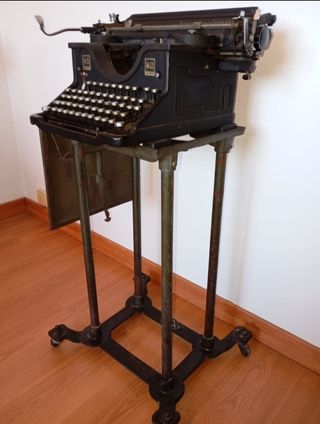 Maquina de escribir Olivetti M40