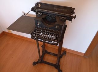 Maquina de escribir Olivetti M40