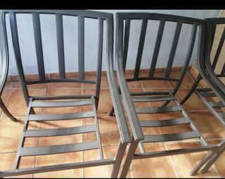 4 Sillas con reposabrazos y cojines desenfundable