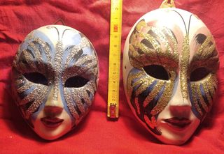 Lotto 13 maschere veneziane in ceramica decorate