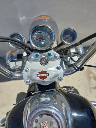 Se vende moto custom 125
