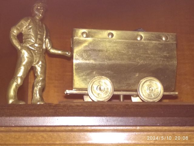 Figura de bronce