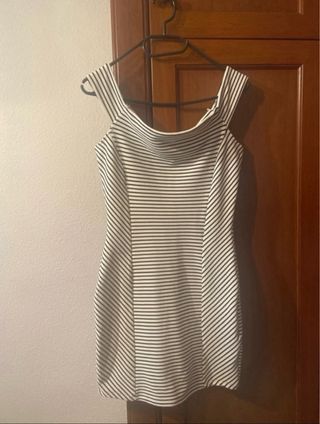 Vestido ajustado a rayas