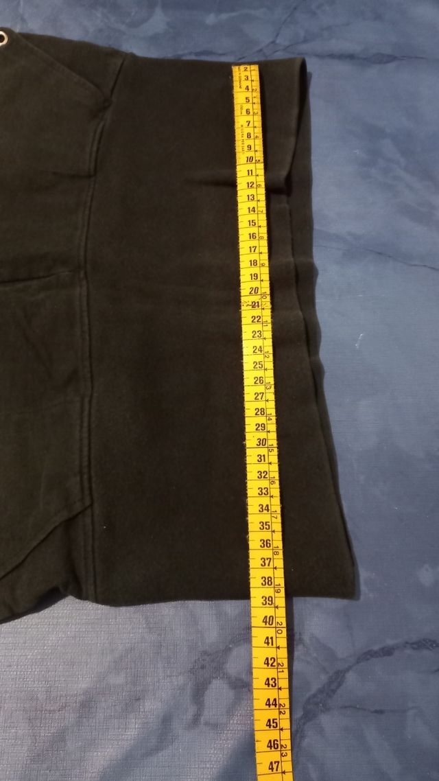 Pantalón negro 3/4 con cintura elástica