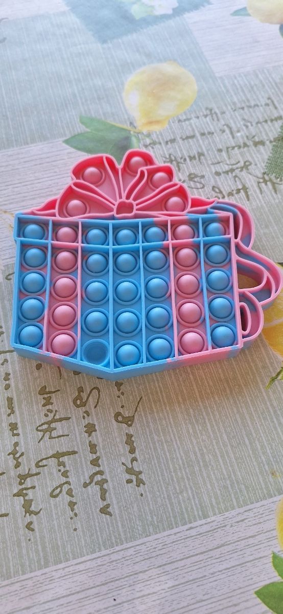 Pop it a forma di pacco regalo