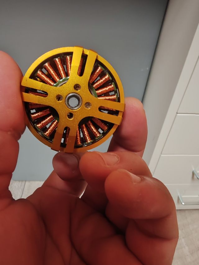 Motor de cardan sin escobillas 4108- 130