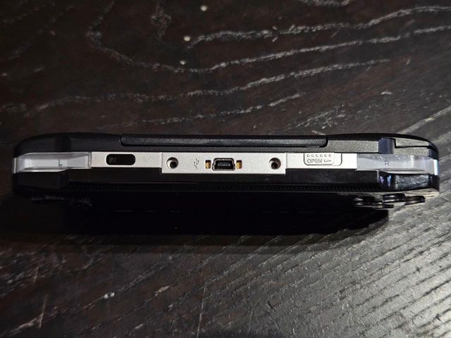 Sony PSP 1004 + custodia + gioco + custodia