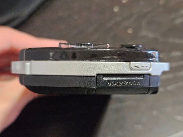 Sony PSP 1004 + custodia + gioco + custodia