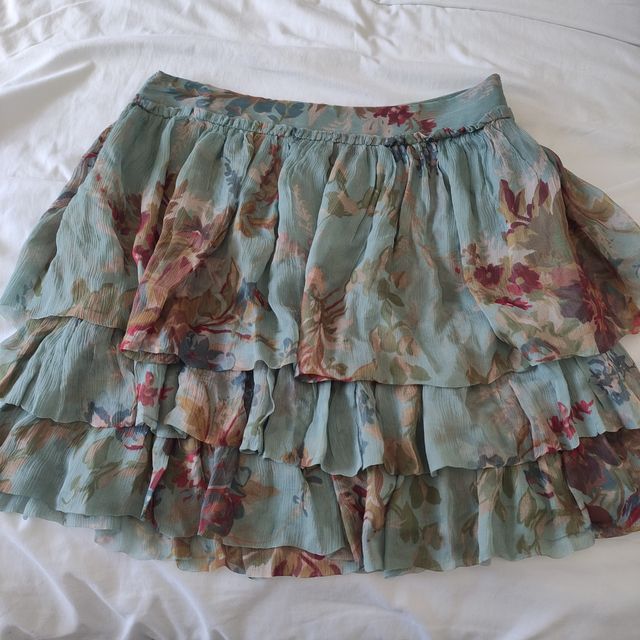 Falda gasa floral Massimo Dutti. Talla S (36)