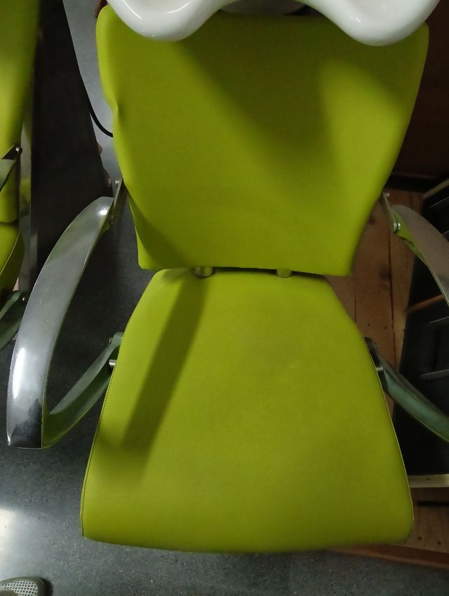 Dos lava Cabezas de peluquería