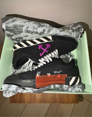 Off-white vulcanized low black purple