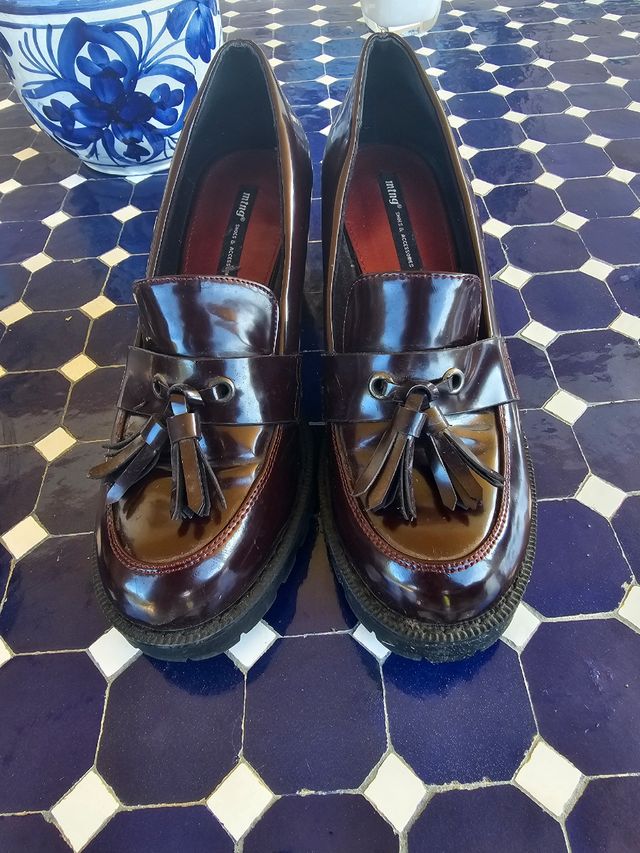 Mocasines de tacón burdeos