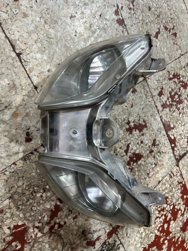 Faro yamaha xmax 125