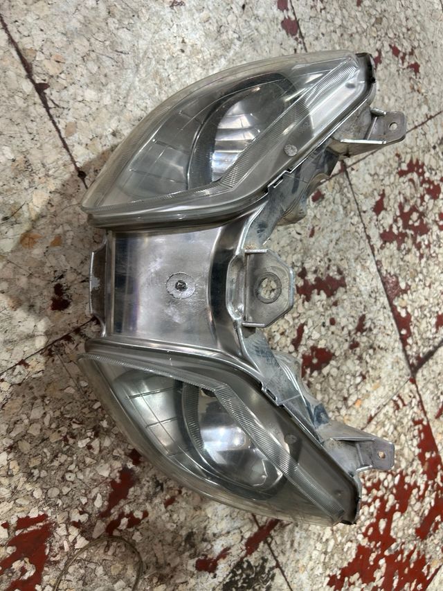 Faro yamaha xmax 125