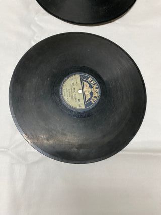 Lote de 60 discos de gramola, música india. Ver