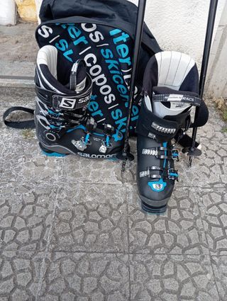 Botas y bastones de esquiar