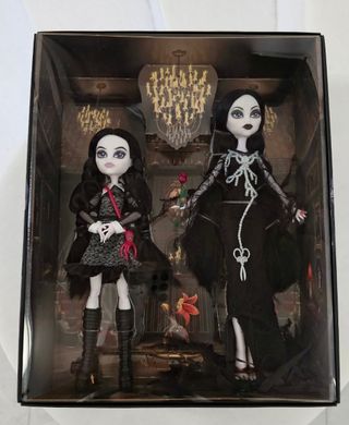 IN MANO Monster High Family Addams