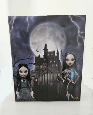 IN MANO Monster High Family Addams
