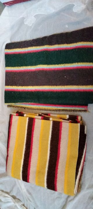 Se vende 8 mantas vintage