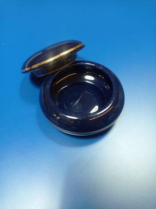 Scatola in ceramica blu e oro