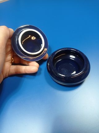 Scatola in ceramica blu e oro
