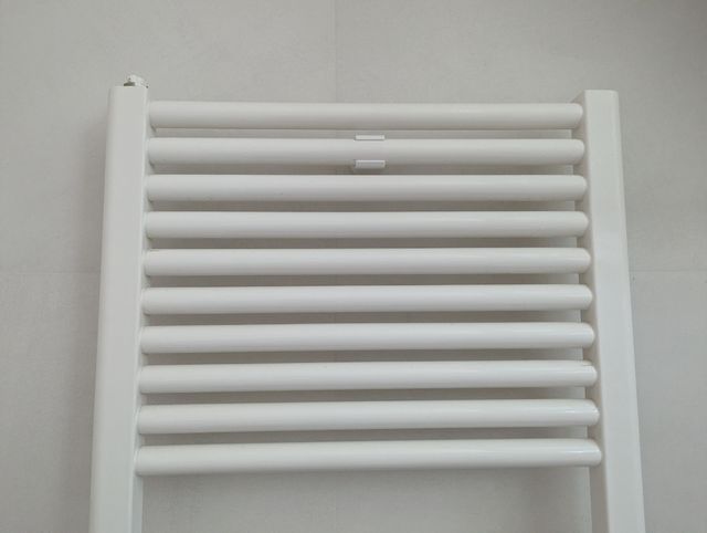 Radiador toallero Baxi de 1800