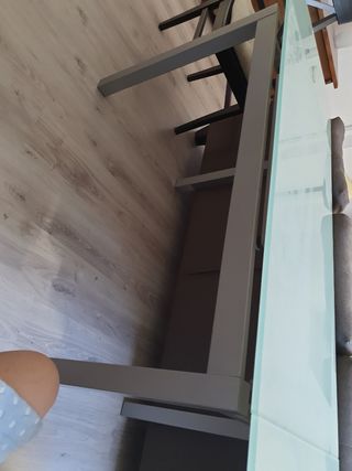 Mesa cocina estraible.