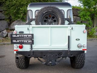 Land Rover Defender 2008
