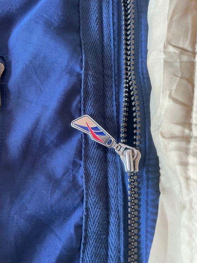 Chaquetón Reebok y2k Notre Dame vintage ultra raro