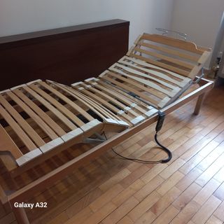 Letto con rete a doghe elettrica