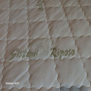 Letto con rete a doghe elettrica