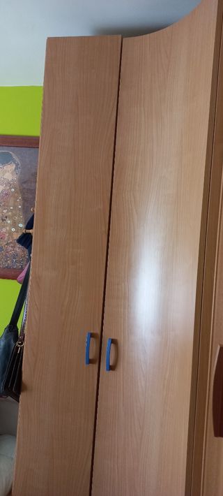 Armario de rinconera