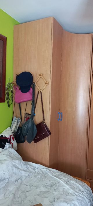 Armario de rinconera