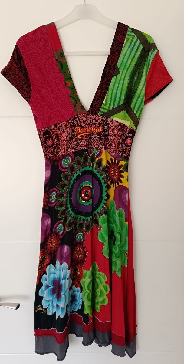 Vestido Desigual escote bajo