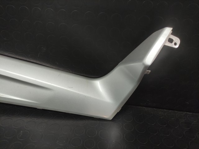Embellecedor gris derecho Yamaha XMAX 250cc (2006)