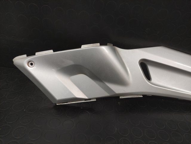 Embellecedor gris derecho Yamaha XMAX 250cc (2006)