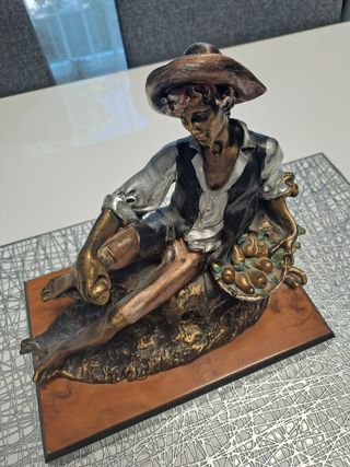 Figura de bronce 