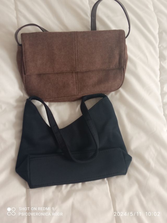 Bolsitos de hombro uno azul, otro tela marrón