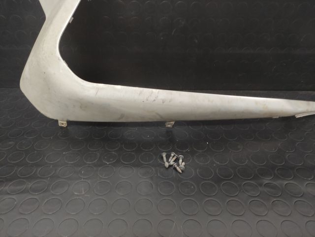 Lateral gris izquierdo Yamaha Xmax 250cc(2006/07)