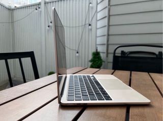 MacBook Air M2 BLANCO ESTRELLA
