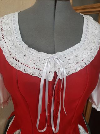 Conjunto rojo blanco y verde