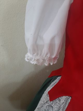 Conjunto rojo blanco y verde