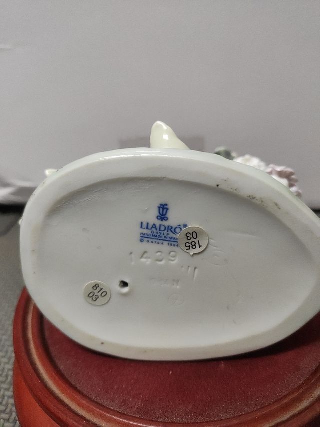 [D] Lladro 1439 Mamá pato y patitos flores