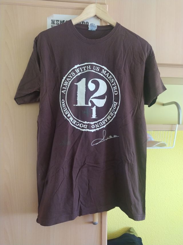 Camiseta firmada por Ángel Nieto