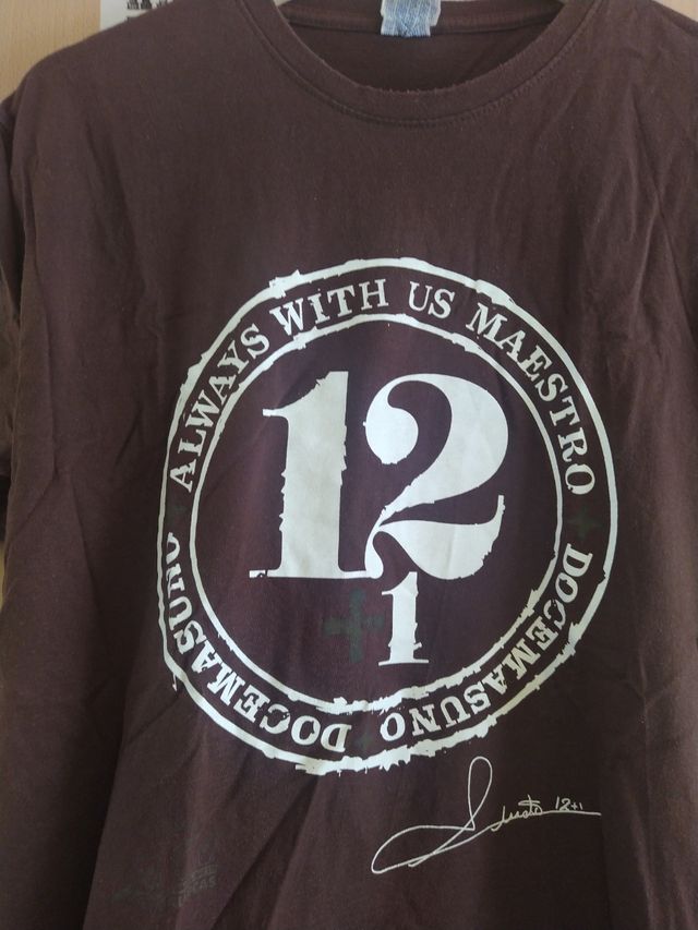 Camiseta firmada por Ángel Nieto