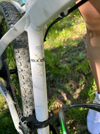 Bicicleta Orbea blanca MX 27,5 40