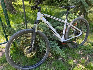 Bicicleta Orbea blanca MX 27,5 40