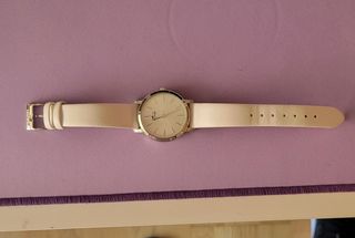 Reloj blanco Lotus 