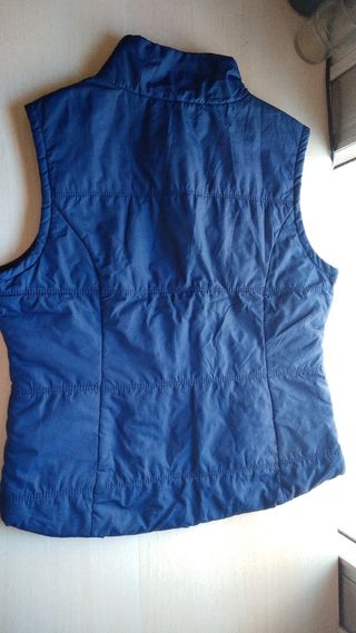 Chaleco azul-lila para pequeños.