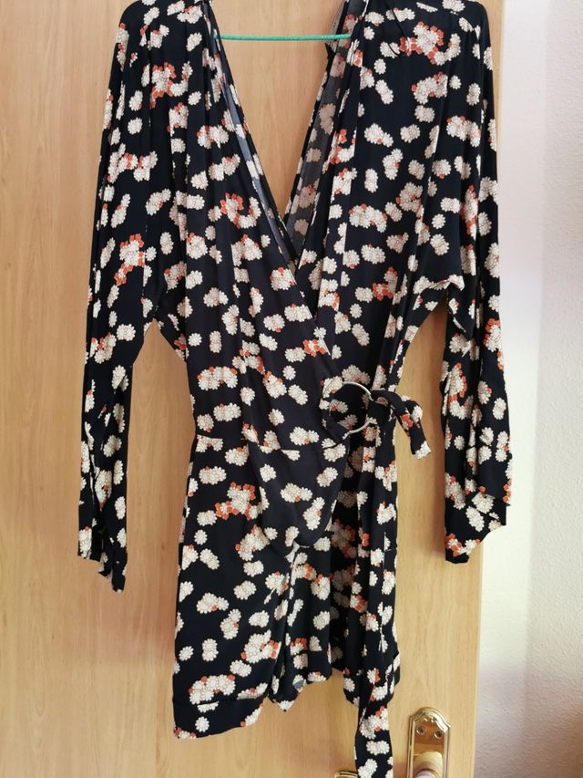 Mono short. Zara Trafaluc. Talla S.